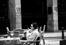 Tabaquismo pasivo en España: dónde nos exponemos al humo del tabaco y de los vapeadores tabaco
